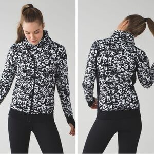 lululemon Women’s 4 Black/White Floral Assymetrical Full-Zip Cowl Neck Jacket